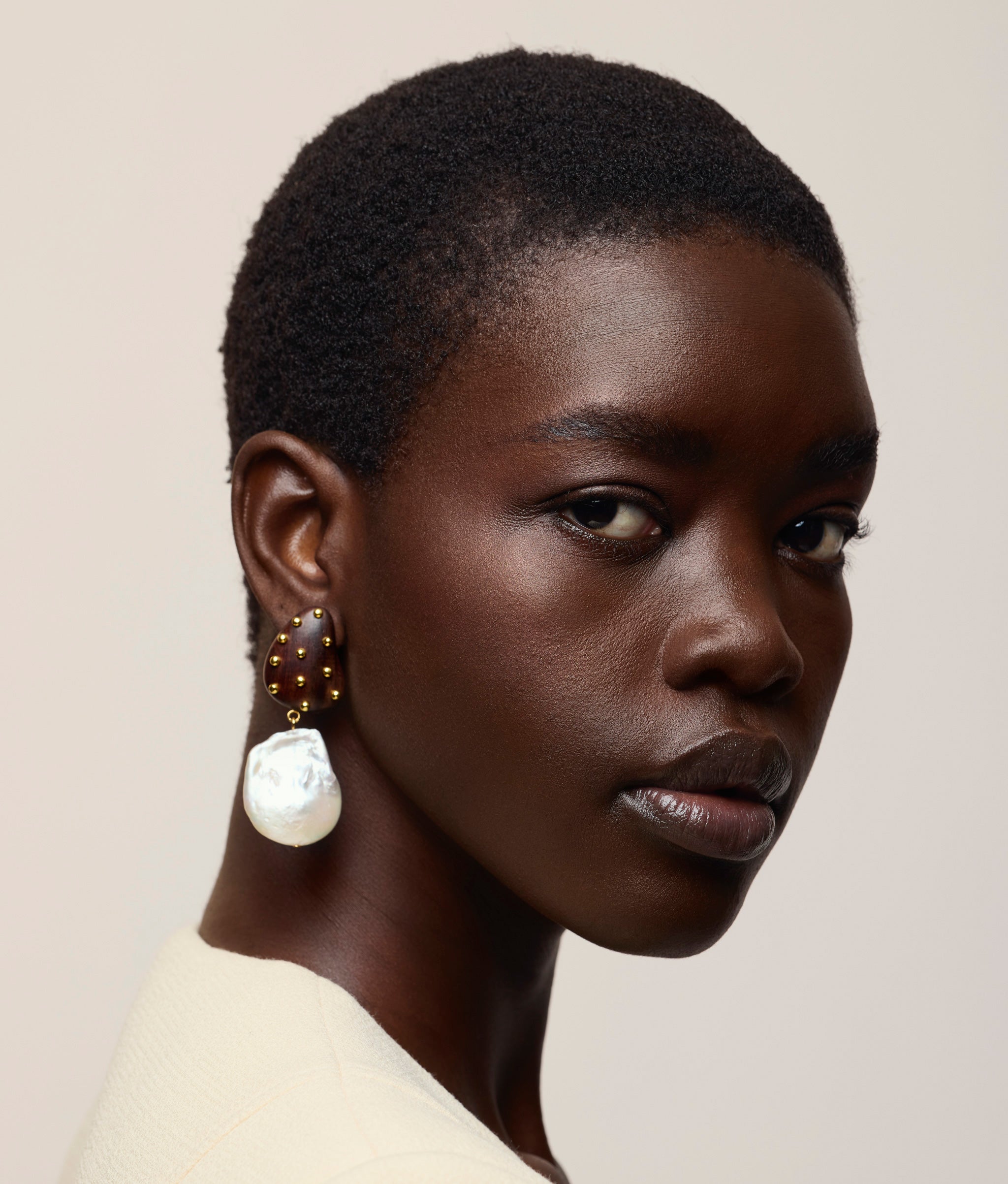 Orbit Earrings in Pearl