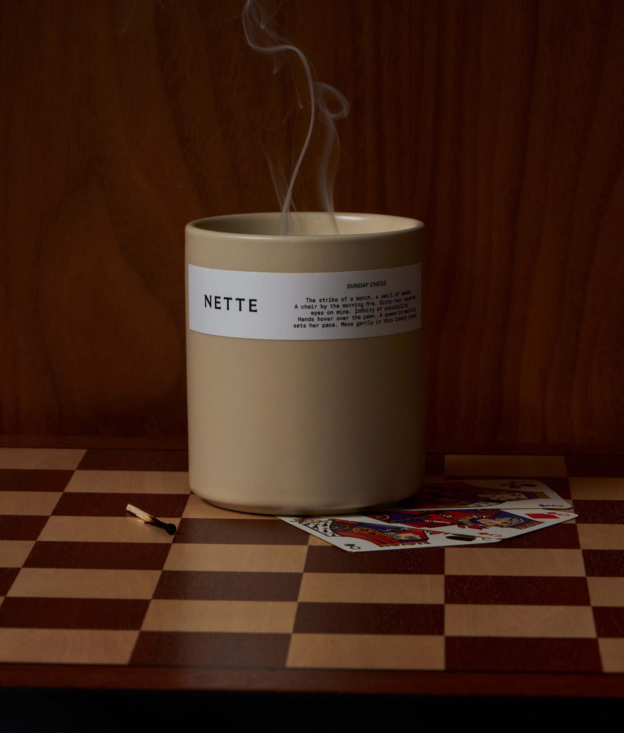 Nette Sunday Chess Candle